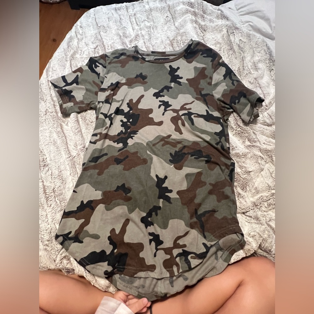 Pacsun men’s basic shirt